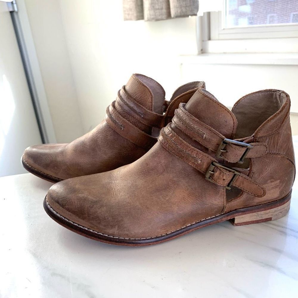 FREE PEOPLE genuine leather ankle boots booties brown flat sz 36 or 6 womens